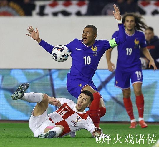 佩里西奇传射迈尼昂扑点 克罗地亚主场2-0法国占先机 佩里西奇传射迈尼昂扑点 克罗地亚主场2-0法国占先机